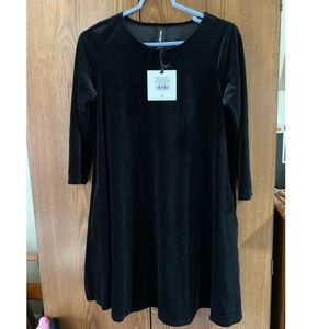 ⭐️NWT⭐️ Black Velvet Agnes & Dora dress
